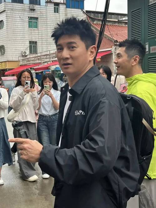 新澳今天晚上9点30分358期-百度和吴奇隆戴婚戒录综艺与吴奇隆结婚戒指